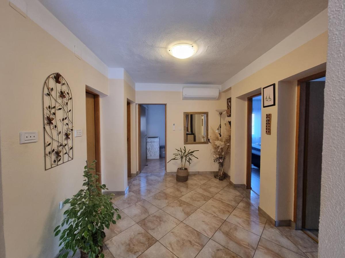 Apartment Niko Senj  Buitenkant foto